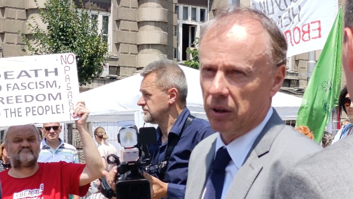 Razrešenje zbog politike